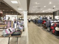 服裝商場(chǎng)專(zhuān)賣(mài)店室內(nèi)裝修裝飾設(shè)計(jì)效果-1117-06